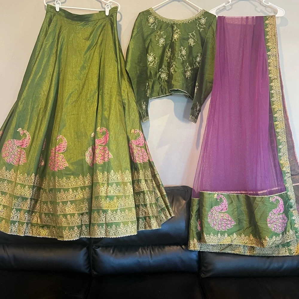 Pakistani Indian suit sold - Picture 8 of 11